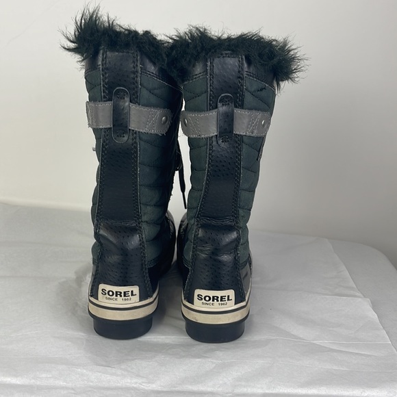 Sorel boots - Picture 4 of 10